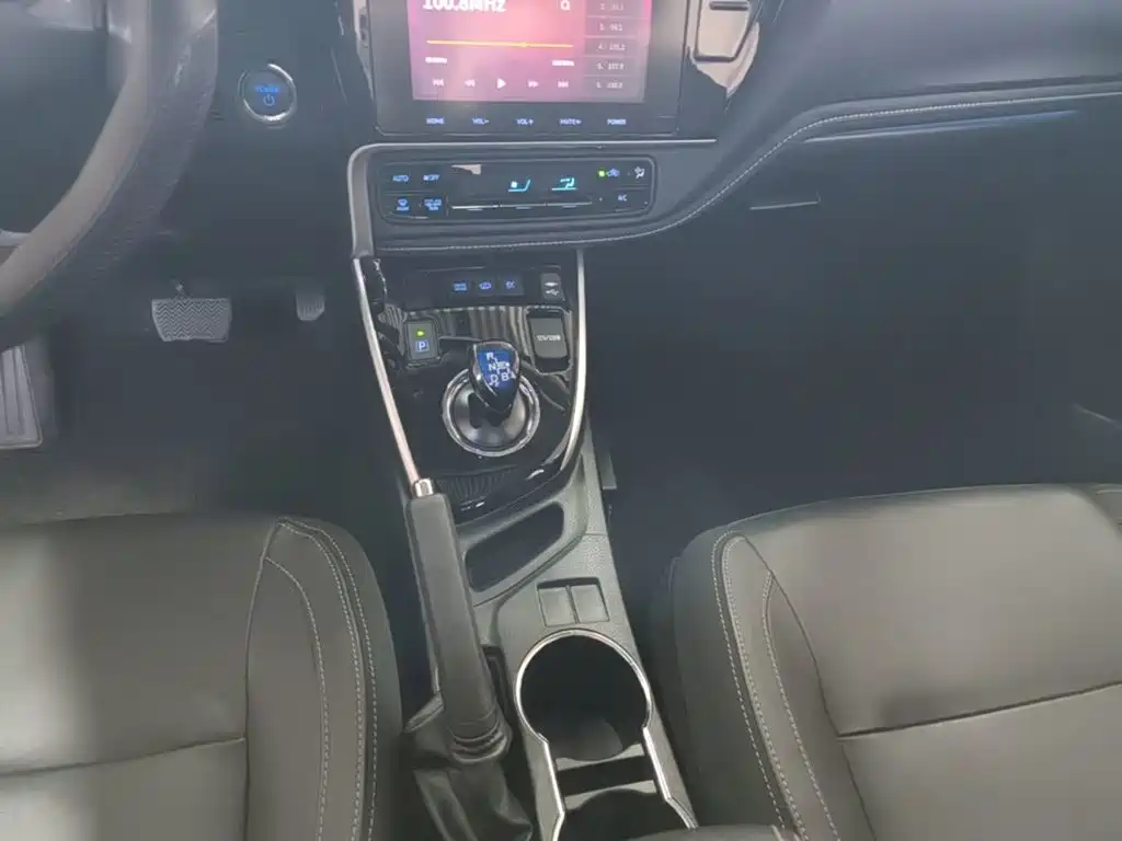 Toyota Corolla Hybrid — миниатюра 14