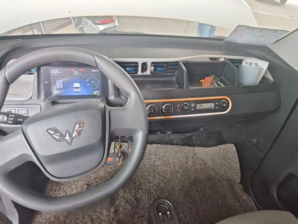 Wuling MINIEV — миниатюра 10