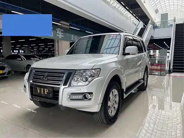 MITSUBISHI PAJERO 2019