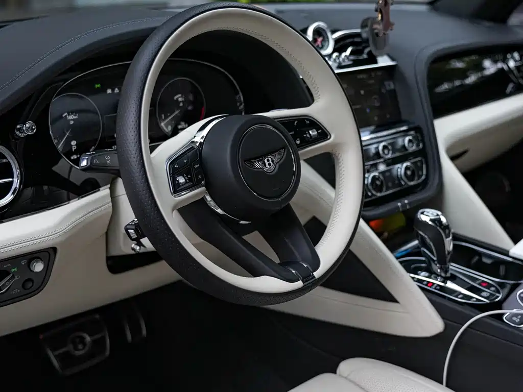 Bentley Bentayga — миниатюра 6
