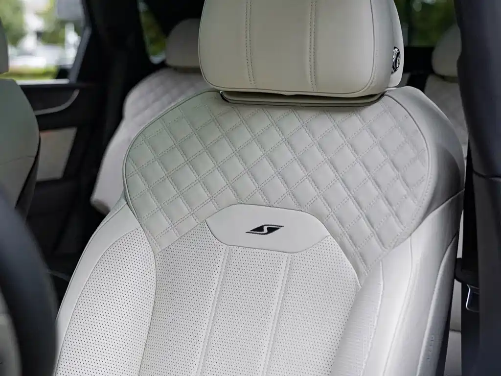 Bentley Bentayga — миниатюра 9