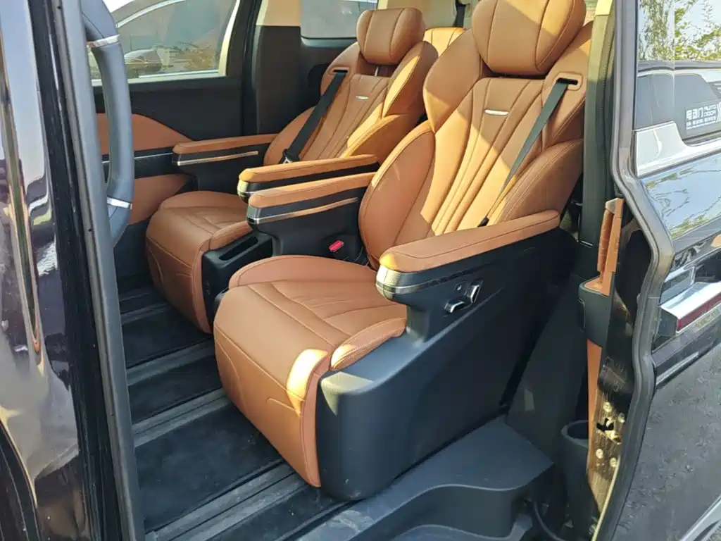 Hongqi Hongqi HQ9 PHEV — миниатюра 17