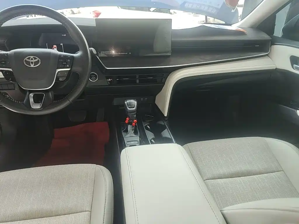 Toyota Camry — миниатюра 13