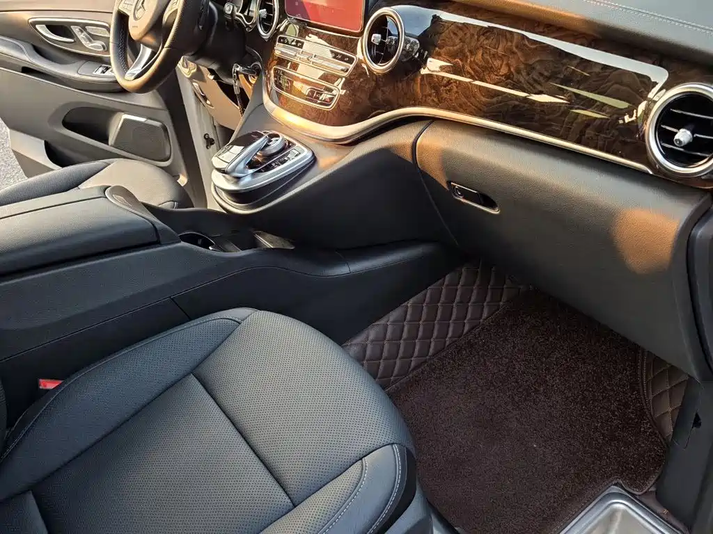 Mercedes-Benz V-Class — миниатюра 7