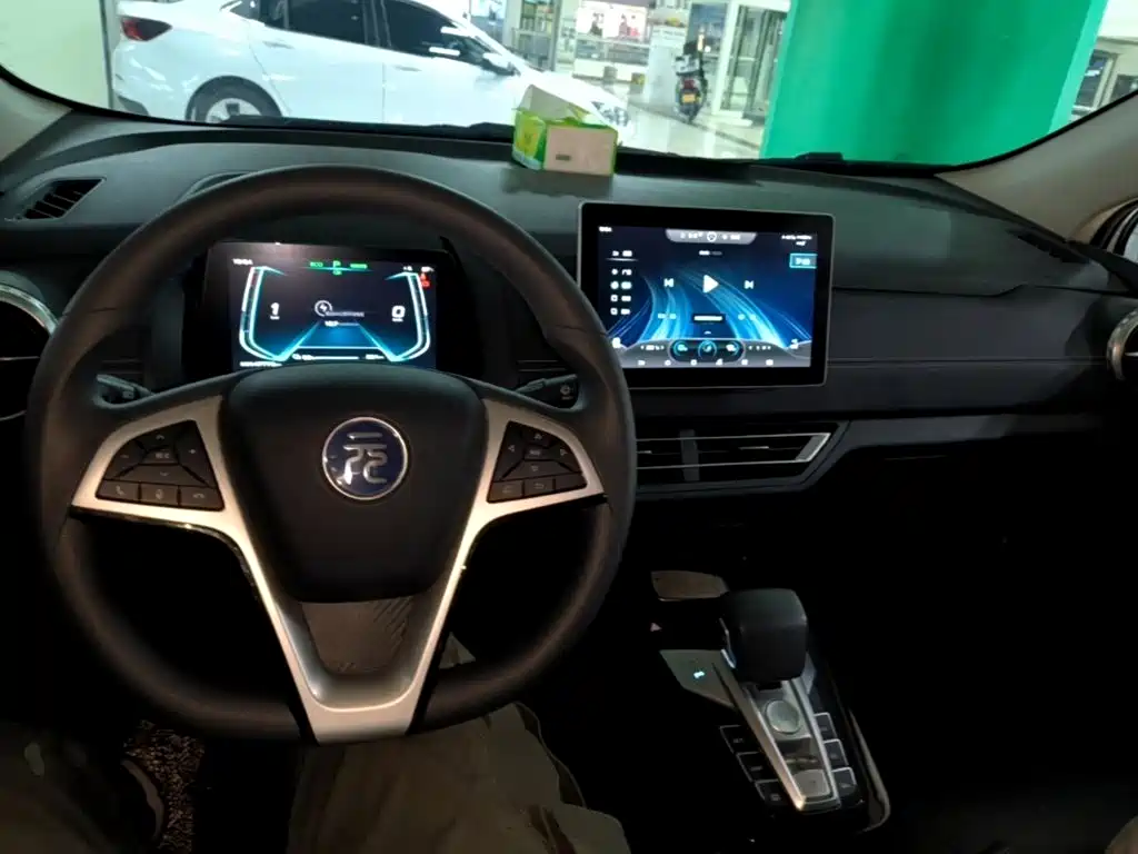 BYD Yuan EV — миниатюра 10