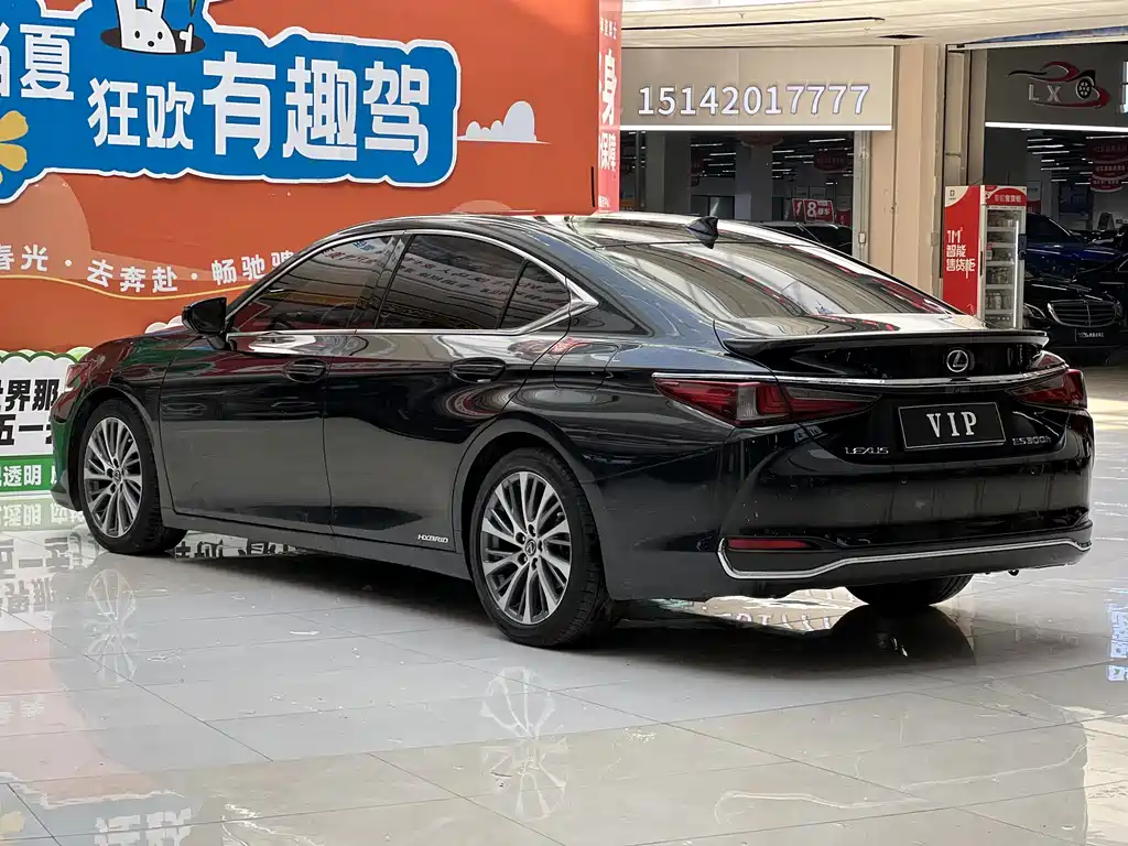 Lexus ES 2018 300h Premium V