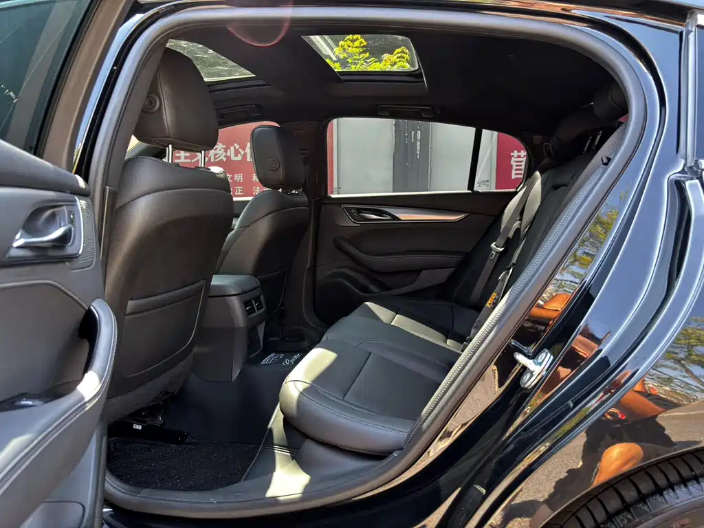 Cadillac CT5 — миниатюра 6
