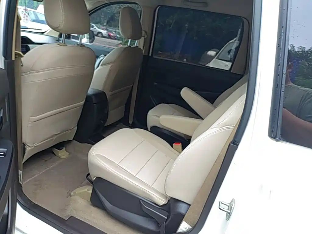 Wuling Hongguang — миниатюра 17