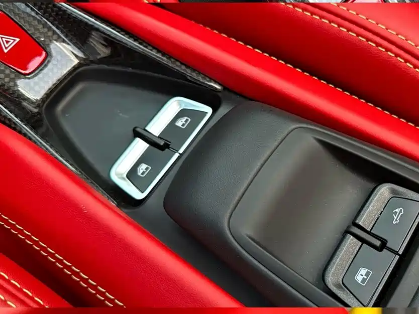 Ferrari F8 2020 Spider 3.9T V8