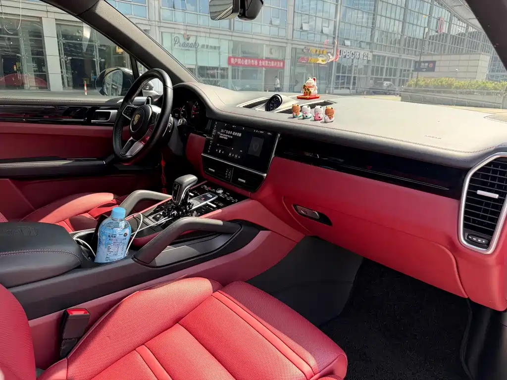 Porsche Cayenne — миниатюра 11
