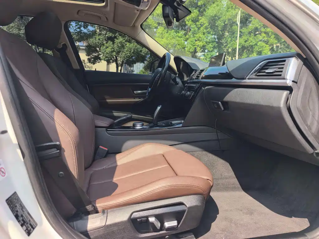 BMW 3 Series — миниатюра 10