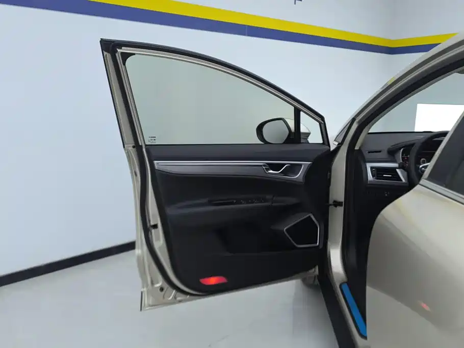 Geely Emgrand GS — миниатюра 7
