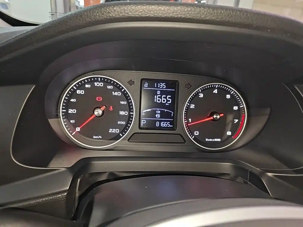 Roewe 360 — миниатюра 12