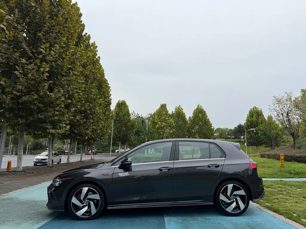 Volkswagen Golf GTI — миниатюра 3