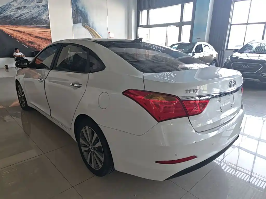Hyundai Mistra — миниатюра 5