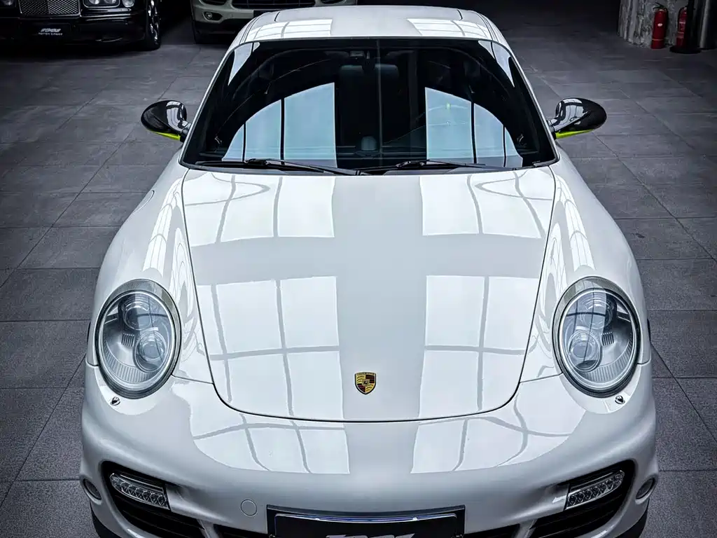 Porsche 911 2010 Turbo S Edition 918 Spyder