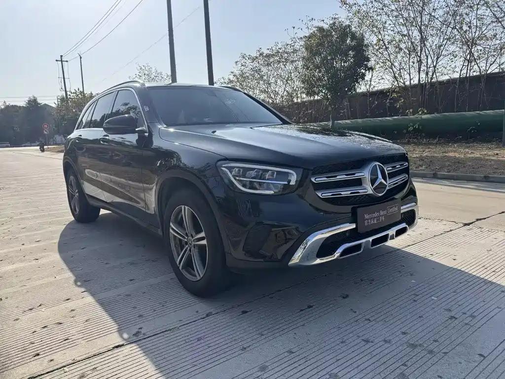 MERCEDES-BENZ GLC