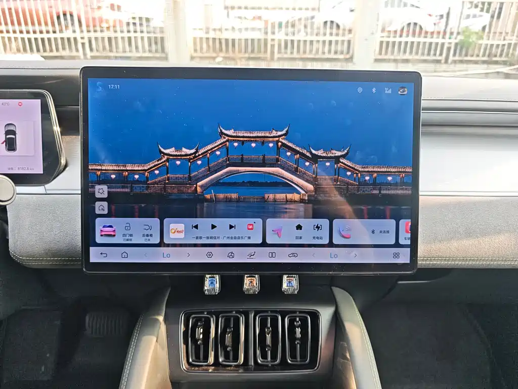 BYD L EV — миниатюра 19