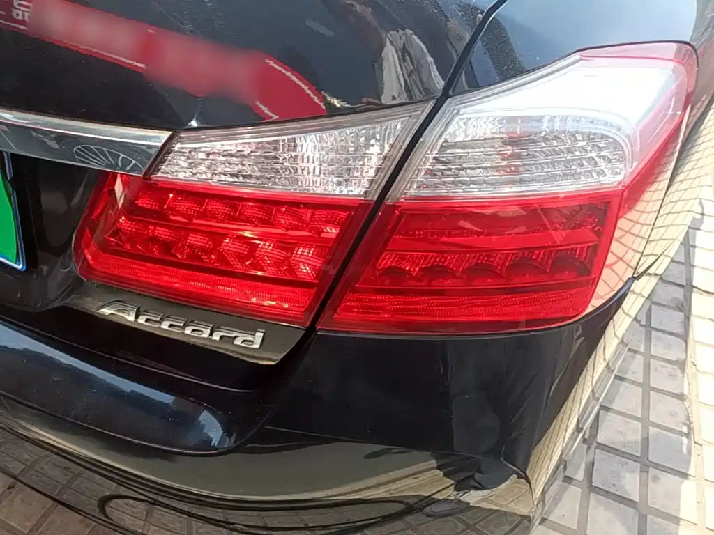 Honda Accord — миниатюра 8