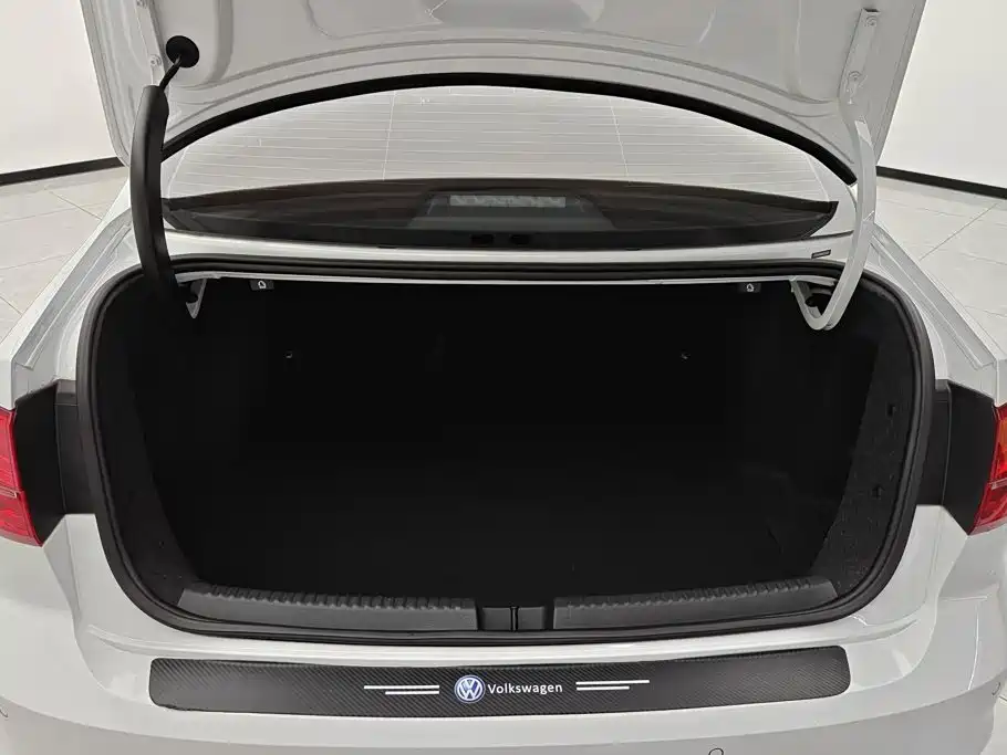 Volkswagen Sagitar — миниатюра 4