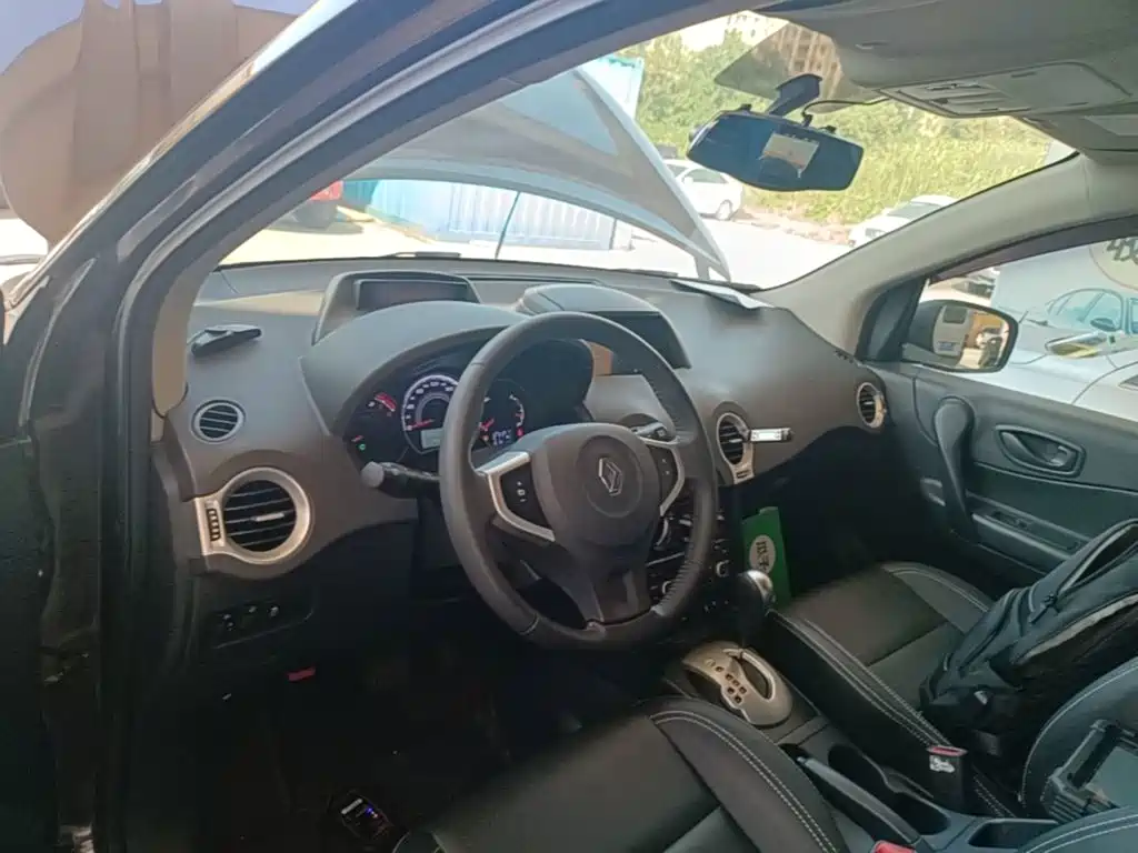 Renault Koleos (Import) — миниатюра 10