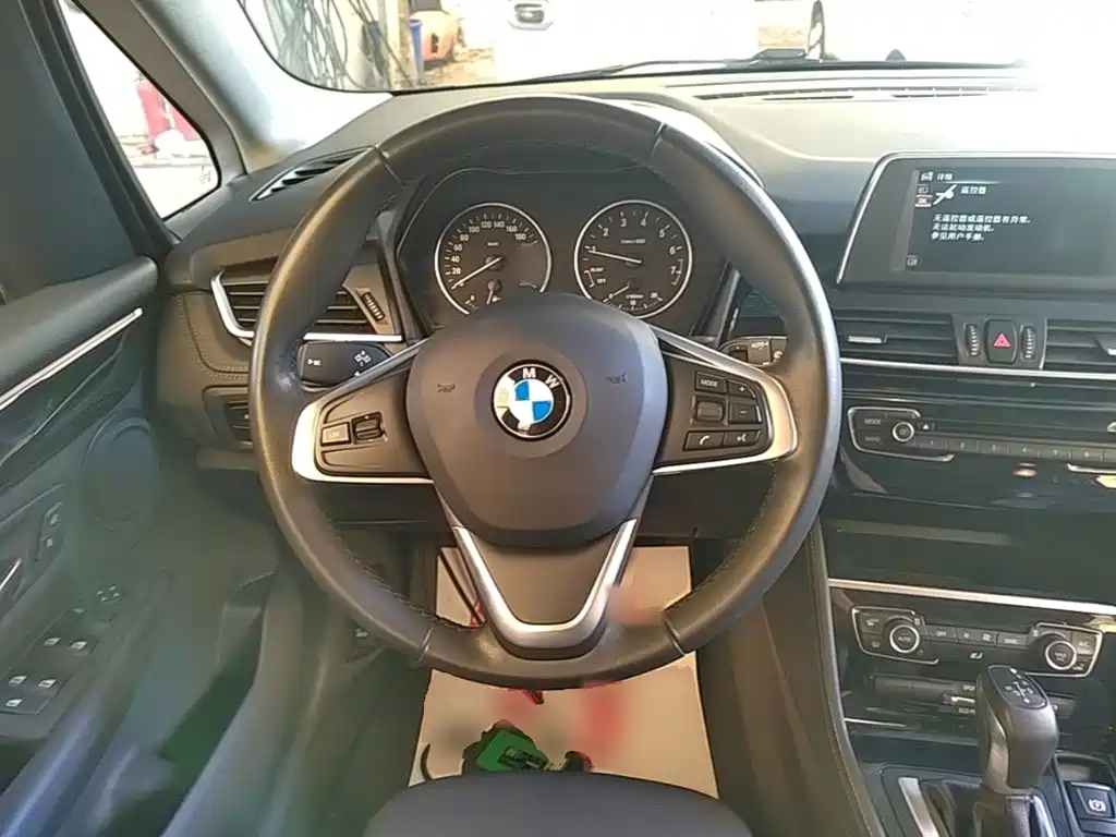BMW 2 Series Active Tourer — миниатюра 11