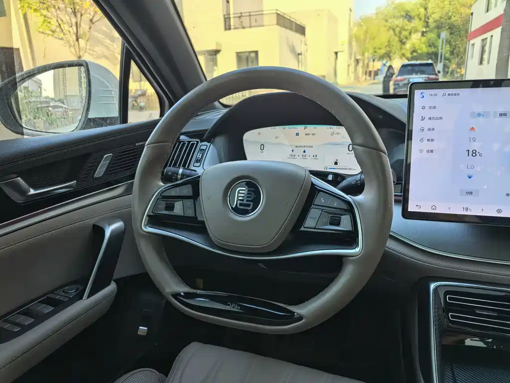 BYD Tang New Energy — миниатюра 10