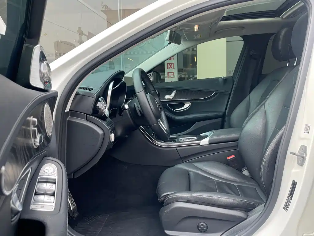 Mercedes-Benz C-Class — миниатюра 4