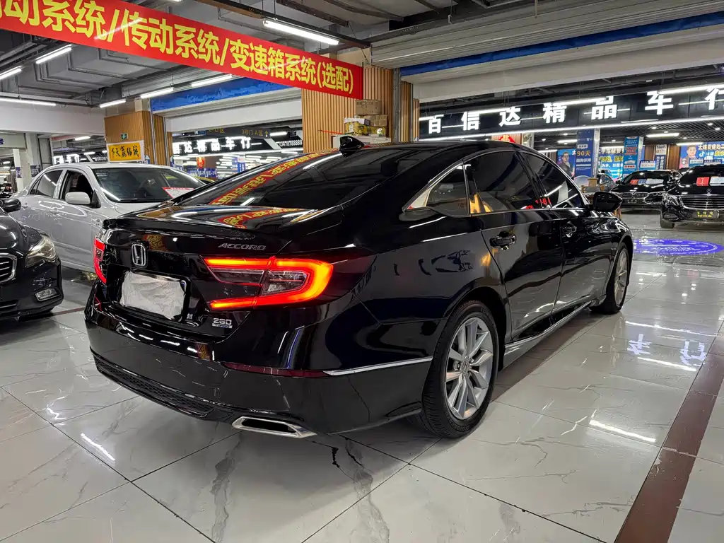 Honda Accord — миниатюра 9