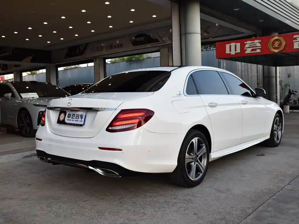 Mercedes-Benz E-Class — миниатюра 20