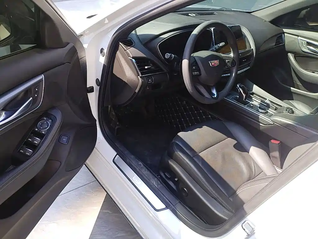 Cadillac CT5 — миниатюра 16