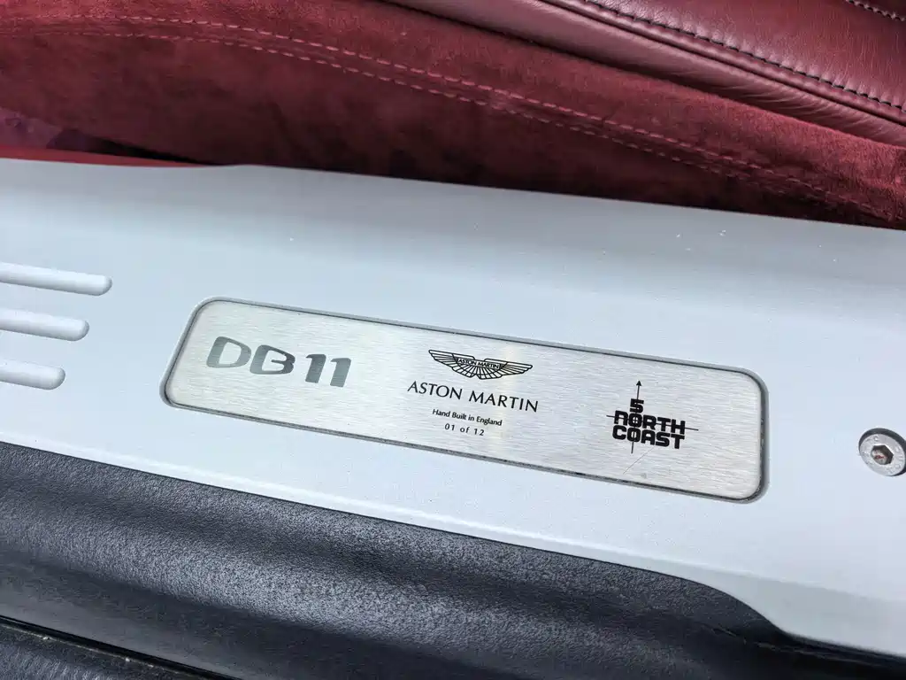 Aston Martin DB11 — миниатюра 13