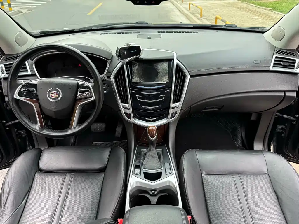 Cadillac SRX — миниатюра 9