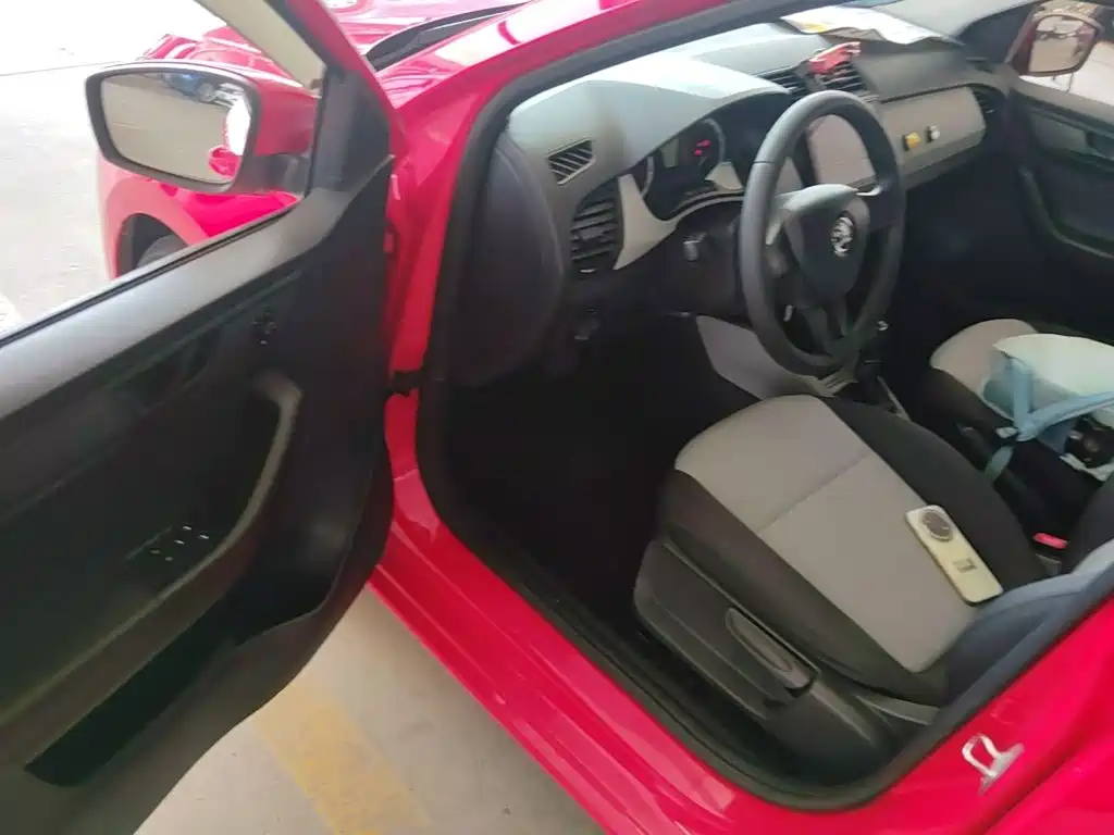 Skoda Fabia — миниатюра 16