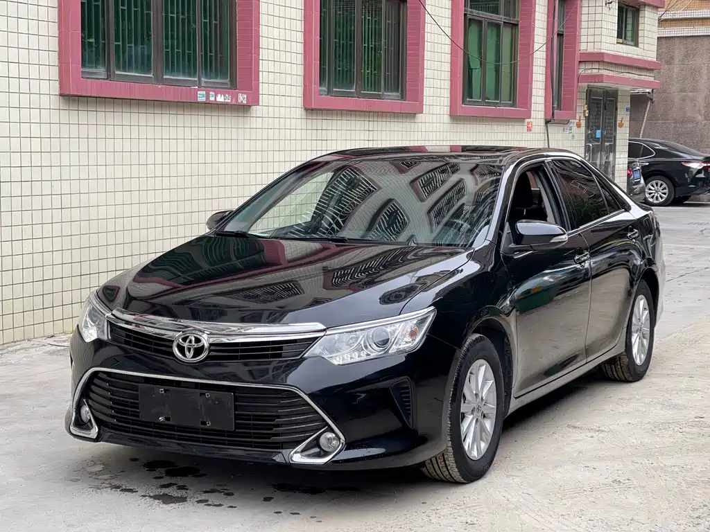 TOYOTA CAMRY