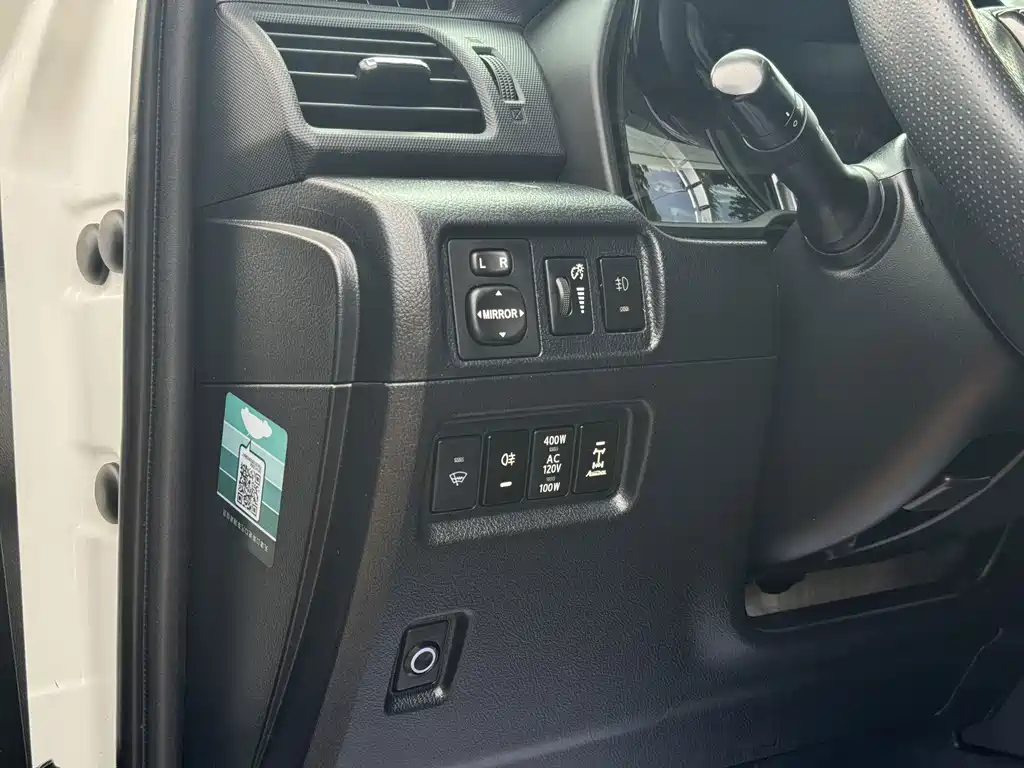 Toyota 4Runner — миниатюра 11