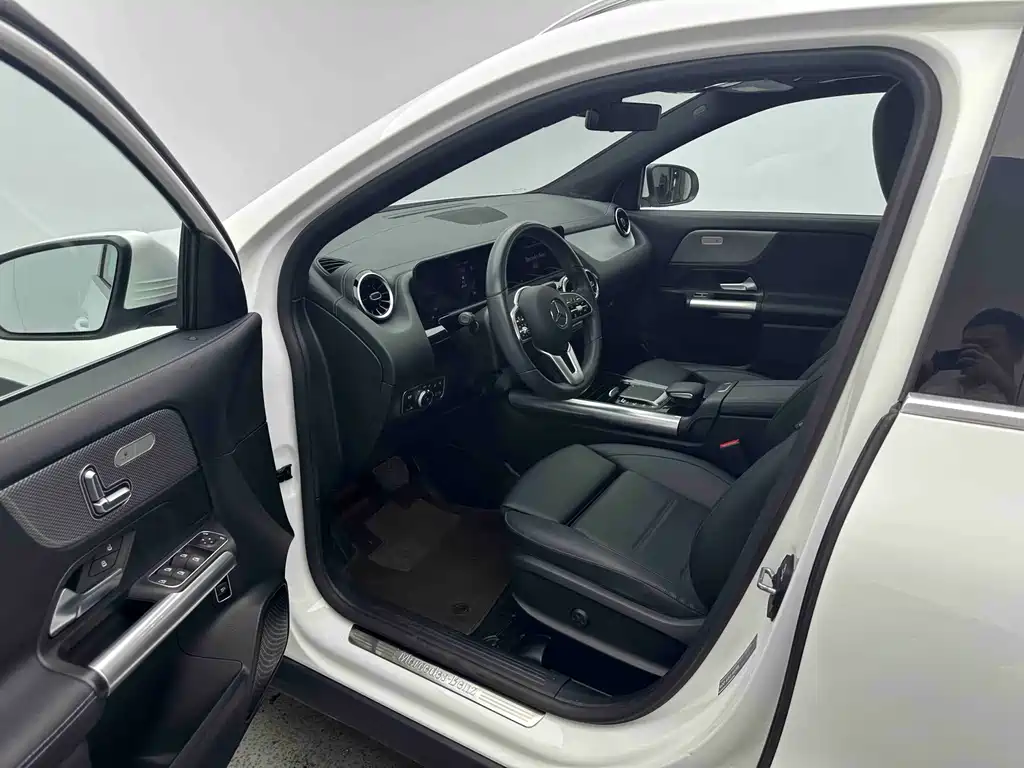 Mercedes-Benz GLA — миниатюра 9