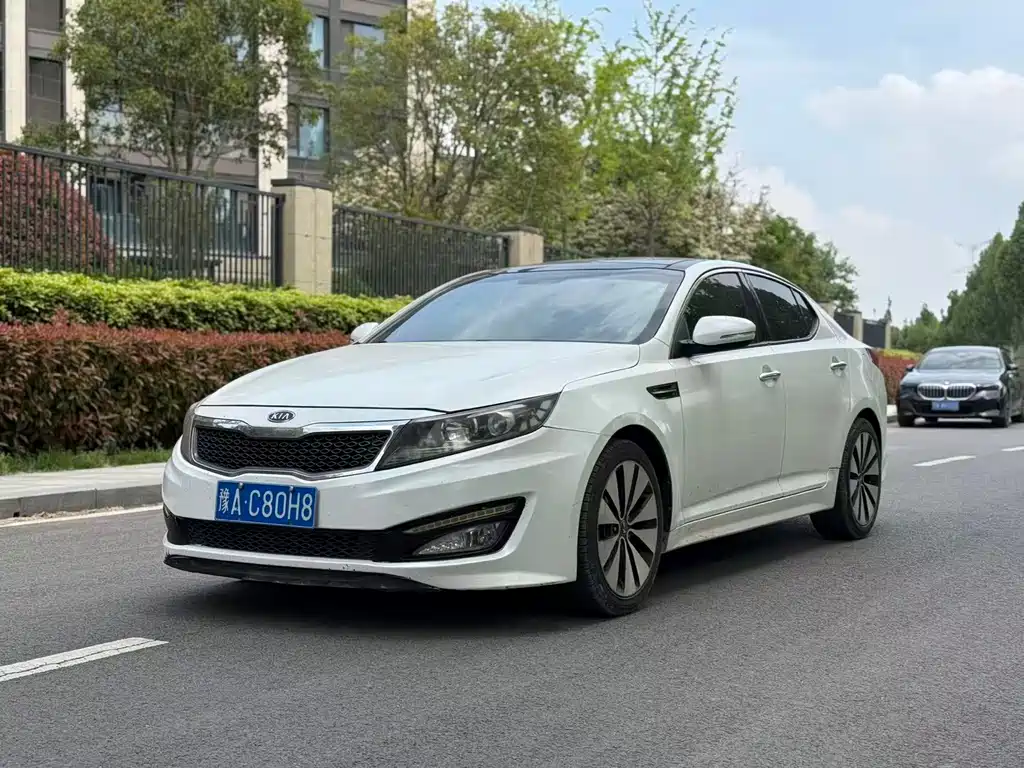 Kia K5 2011 2.0L AT GL