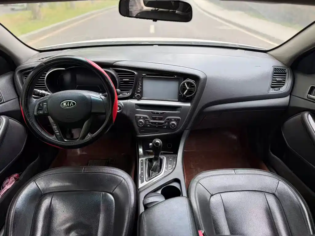 Kia K5 2011 2.0L AT GL