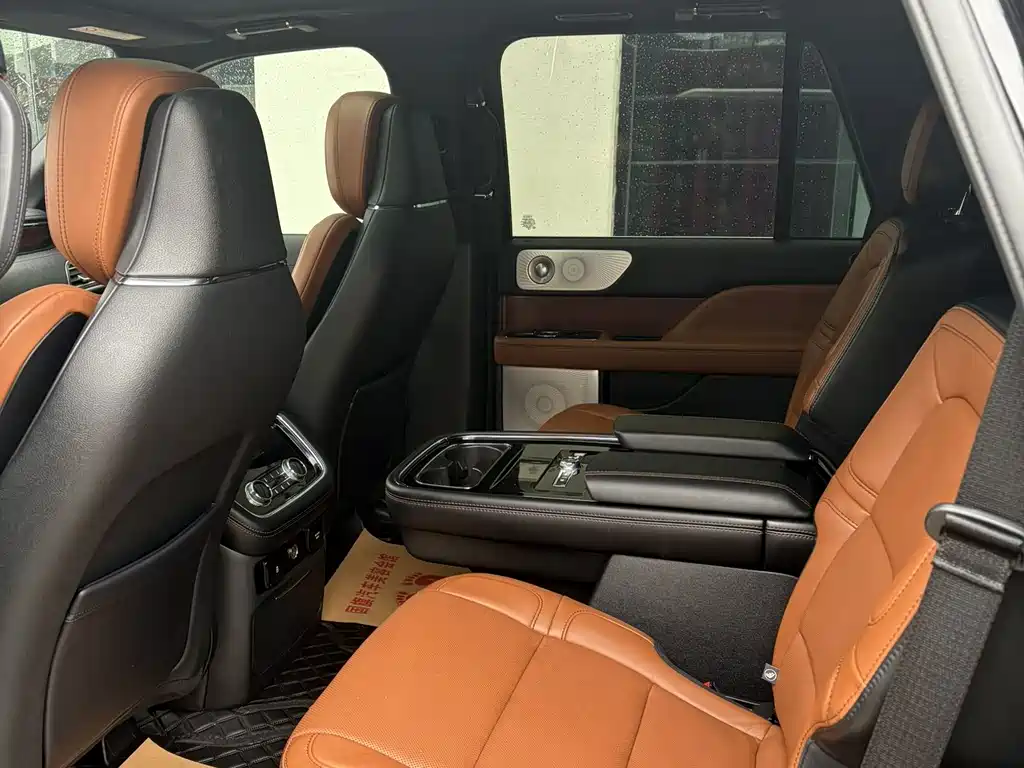 Lincoln Navigator — миниатюра 8