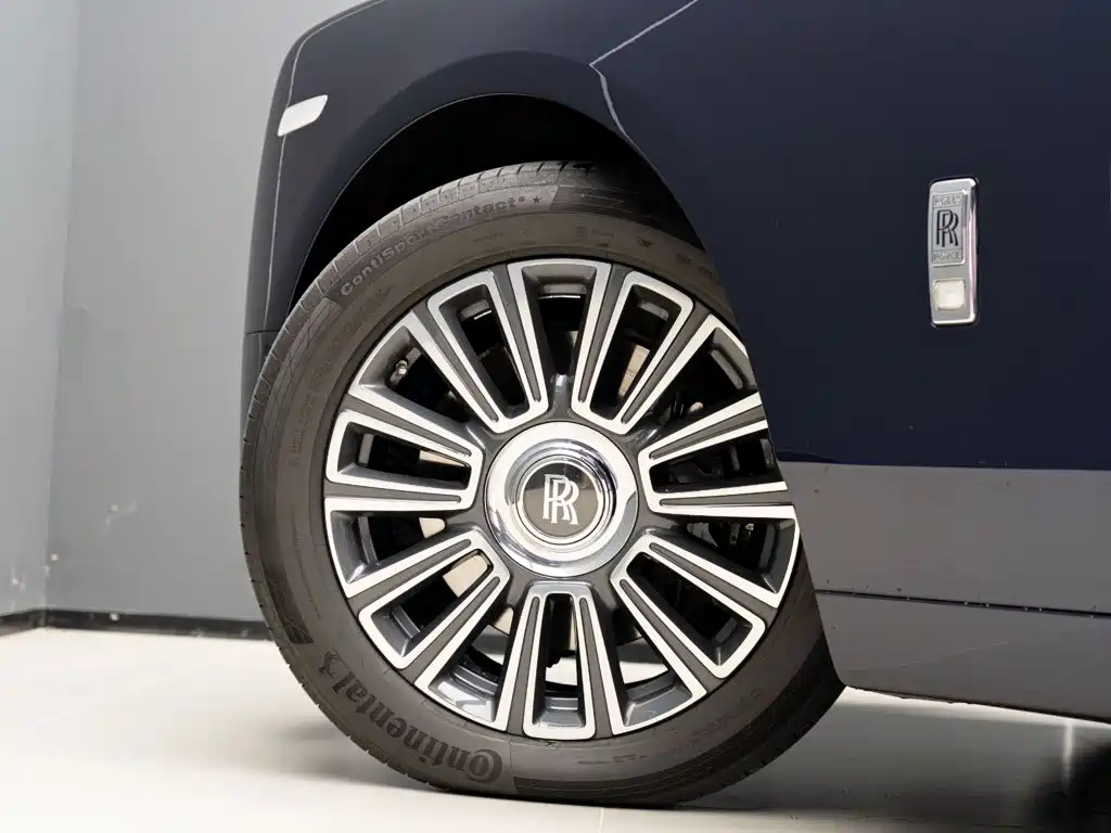 Rolls-Royce Phantom — миниатюра 7