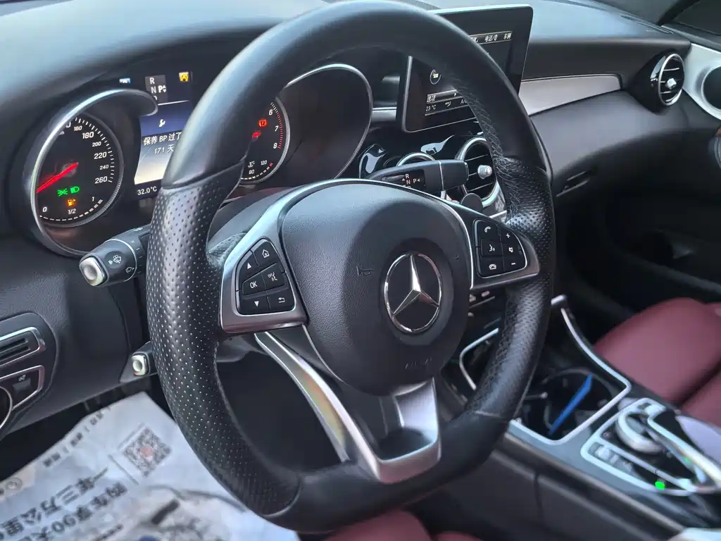 Mercedes-Benz C-Class — миниатюра 11