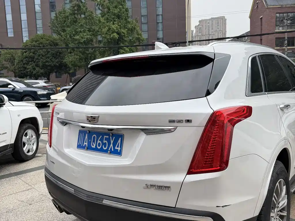Cadillac XT5 — миниатюра 3