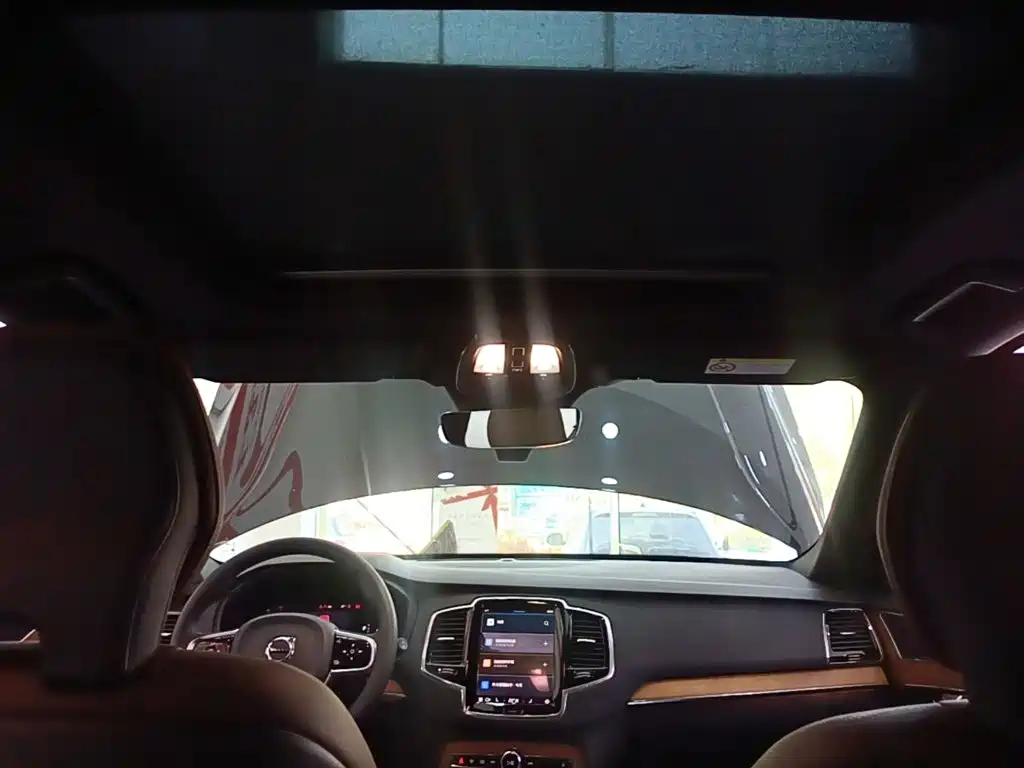 Volvo XC90 — миниатюра 18