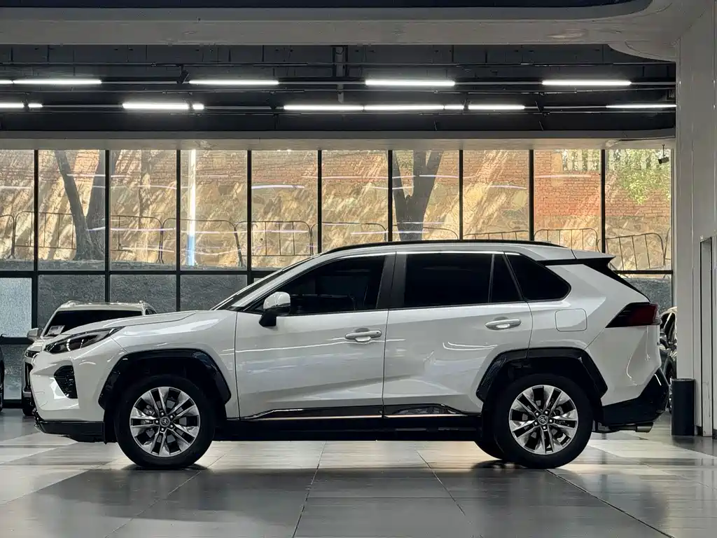 Toyota Wildlander — миниатюра 8