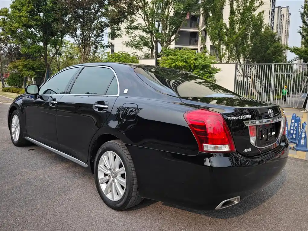 Toyota Crown 2010 2.5L Royal