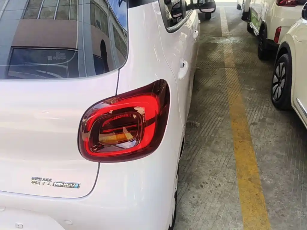 Wuling Mini EV MINIEV 2025 Premium +