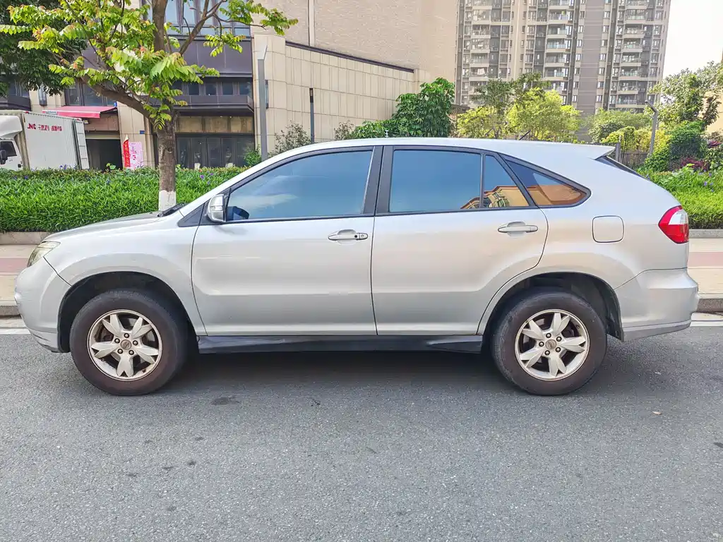 BYD S6 2014 2.0L MT Luxury 7 мест
