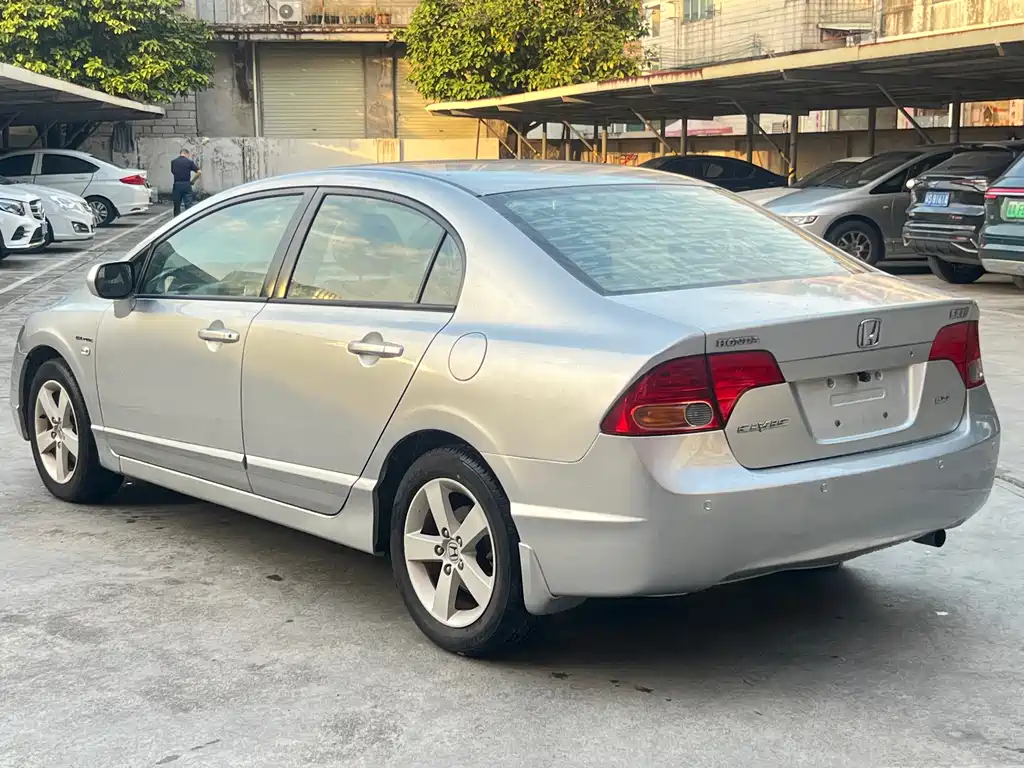 Honda Civic — миниатюра 6
