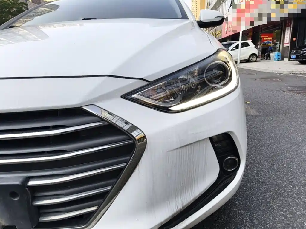 Hyundai Elantra — миниатюра 24